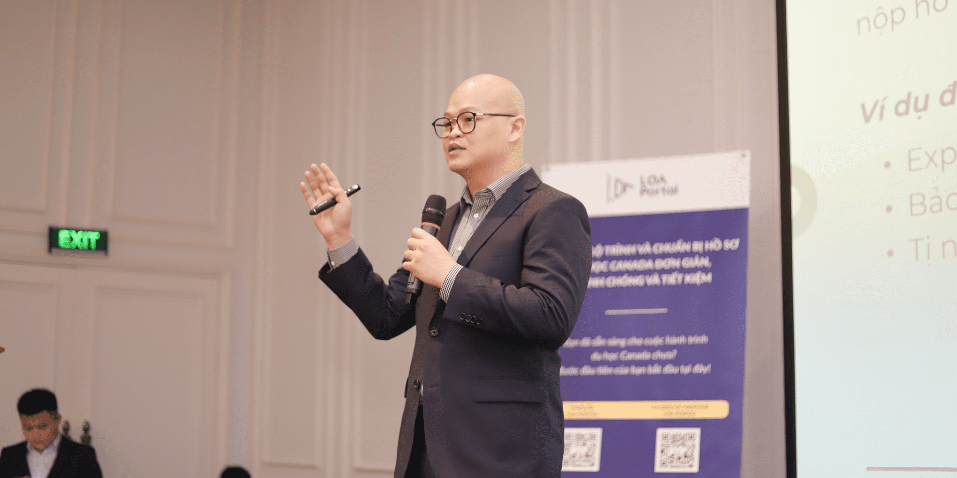 Chúng tôi luôn ở đây vì bạn và sẽ đồng hành cùng bạn trong suốt hành trình.